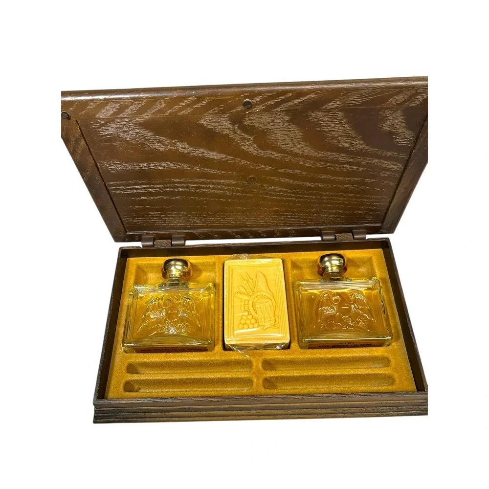EAGLE BOX AVON ORIGINAL DEEP WOODS COLOGNE, AFTER SHAVE‎ 3 FL OZ SOAP 5 OZ